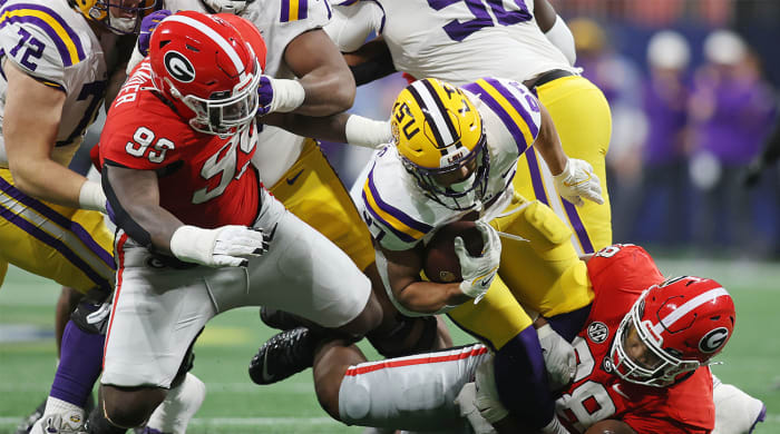 Georgia defense stops LSU.
